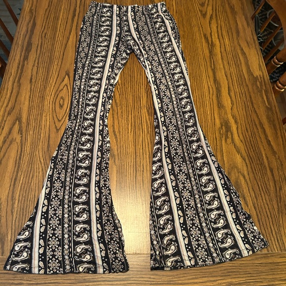 5 pairs of Sky and Sparrow Bohemian style Flare Pants - Picture 5 of 8